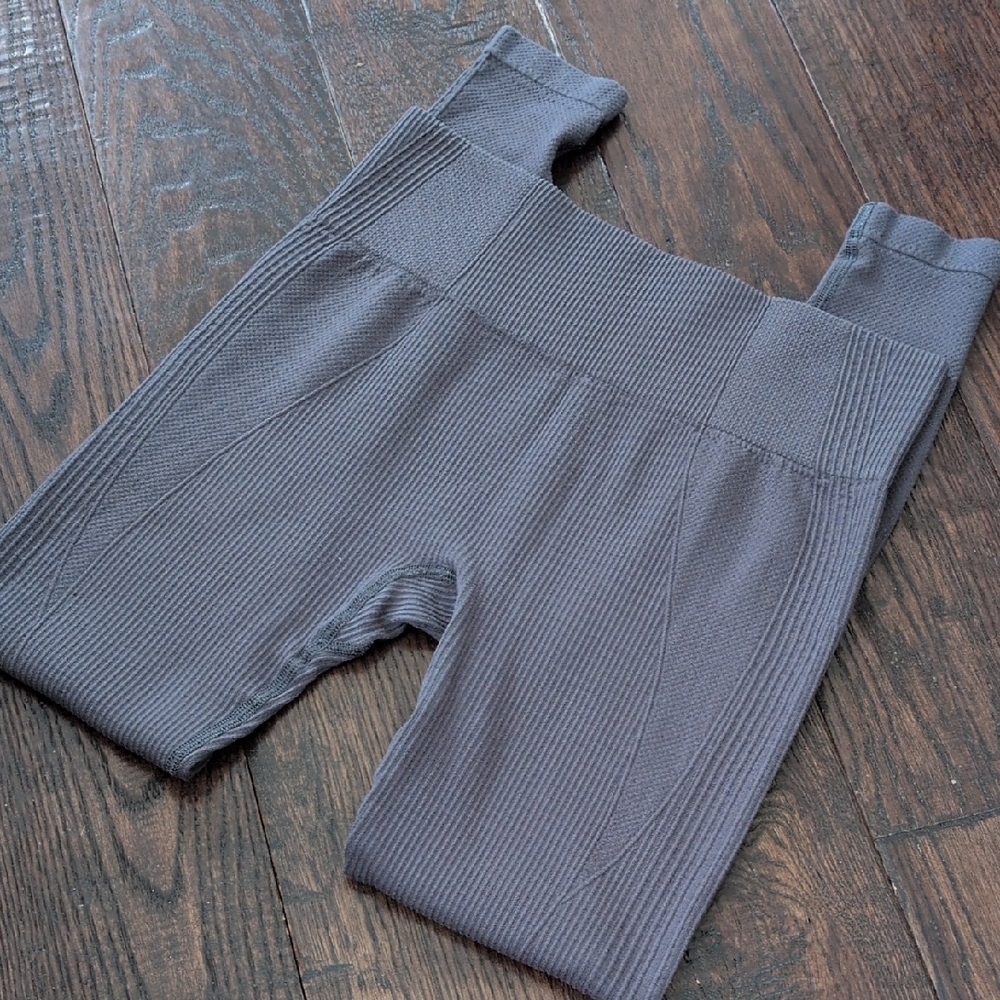 GYMSHARK I Charcoal Grey High Rise Ribbed Athletic Yoga Leggings, M?